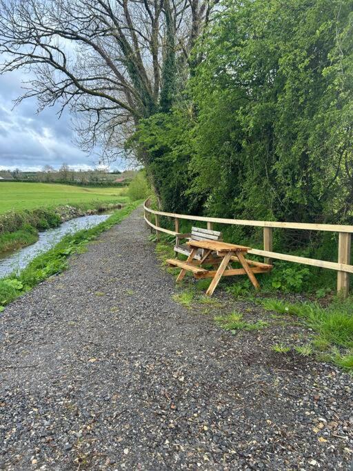 Riverside Cabin Limerick Junction Exteriér fotografie