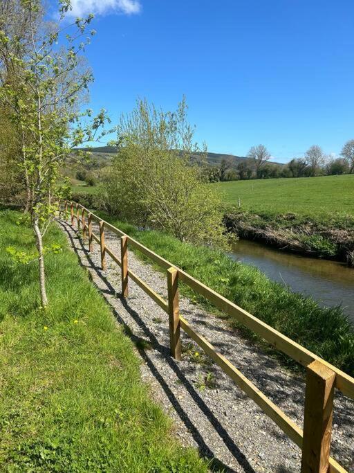 Riverside Cabin Limerick Junction Exteriér fotografie